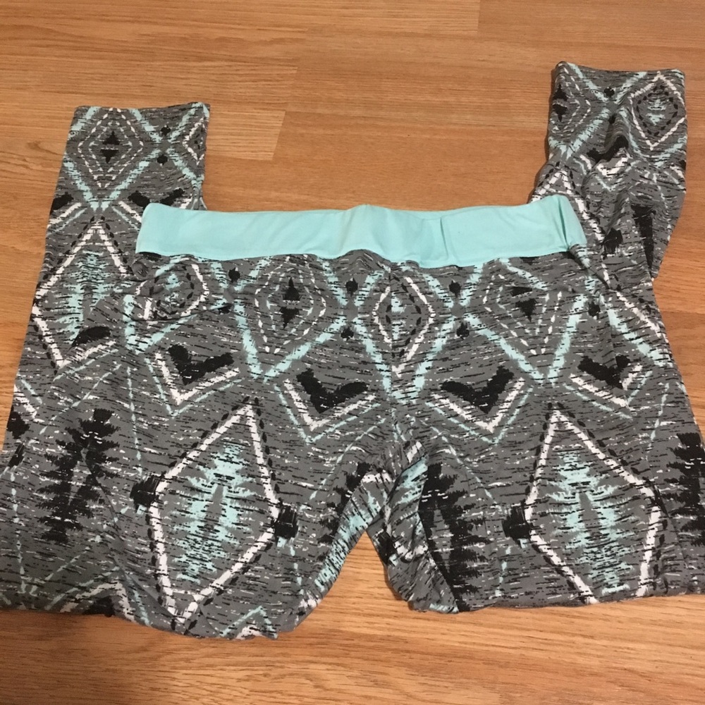 Geometrical Pattern Leggings